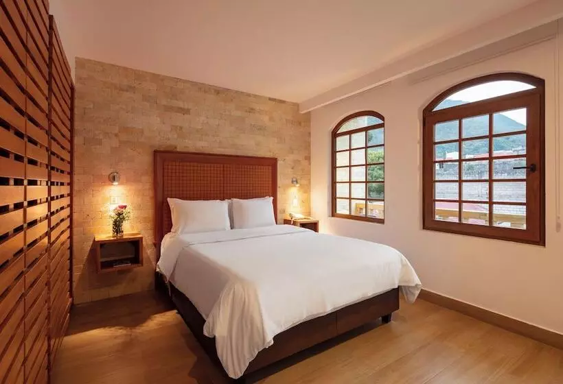 هتل Casa Del Balcon