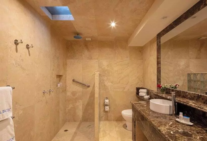 هتل Casa Del Balcon