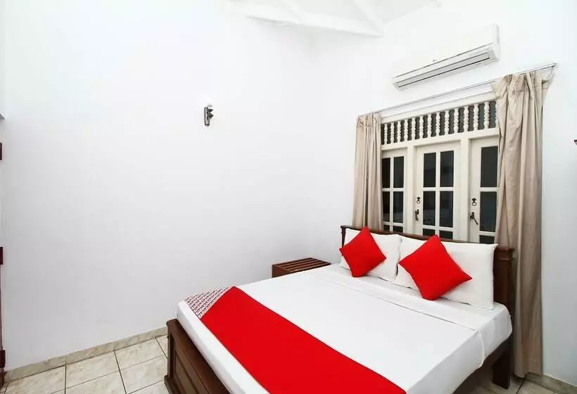هتل Empryean By Oyo Rooms