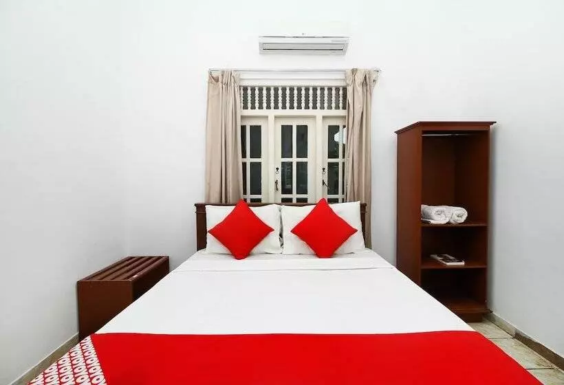 هتل Empryean By Oyo Rooms
