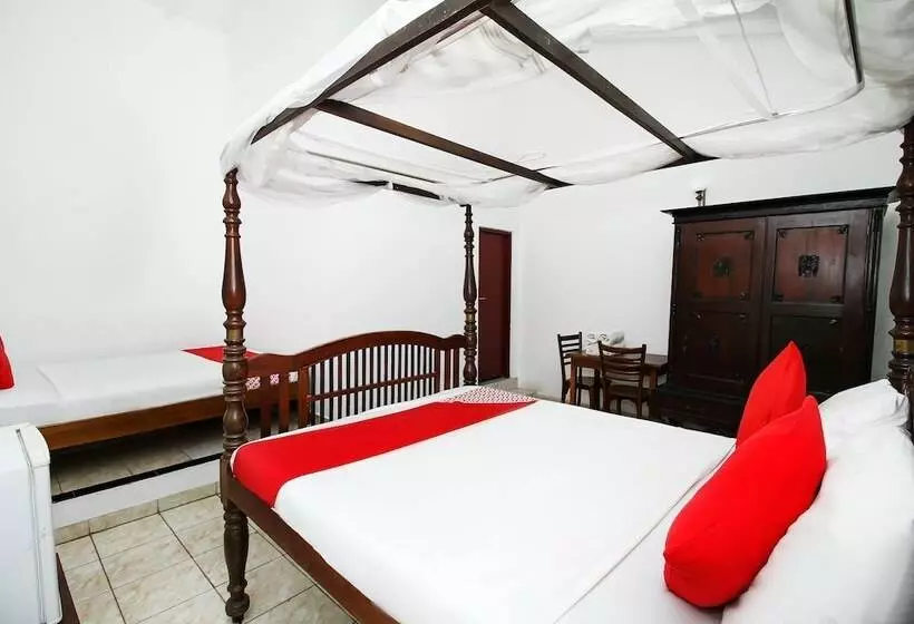 هتل Empryean By Oyo Rooms