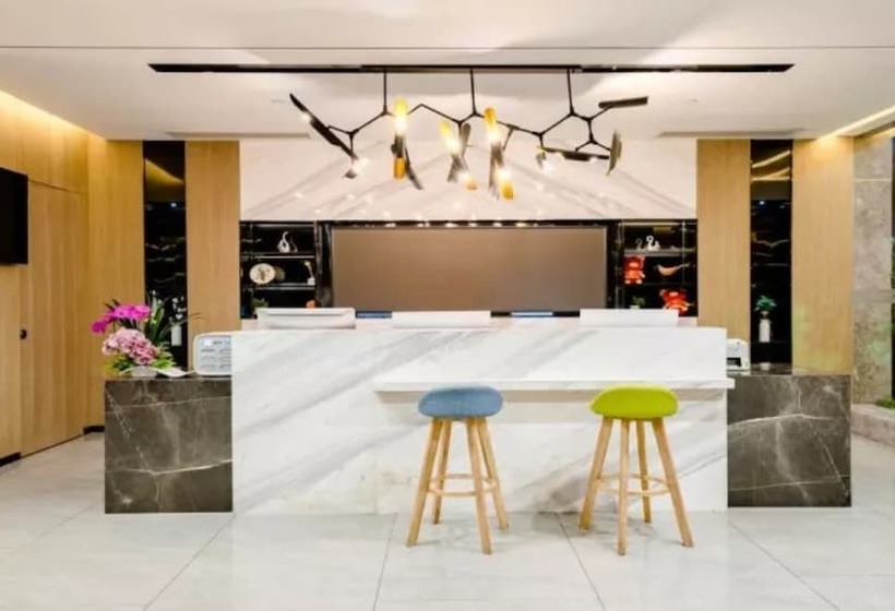 Hotel Floral  Tian Cheng Airport