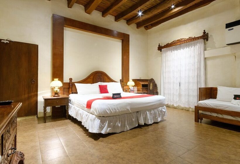 ホテル Reddoorz Plus @ Calle Crisologo Vigan