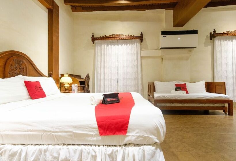 ホテル Reddoorz Plus @ Calle Crisologo Vigan