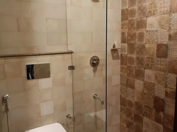 ホテル Sharayu One