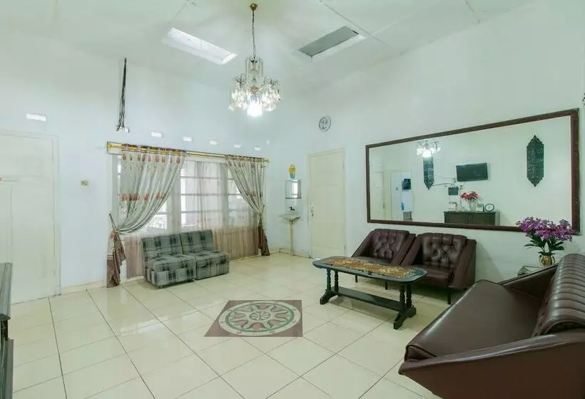 Hotelli Mustika Widyasari Redpartner