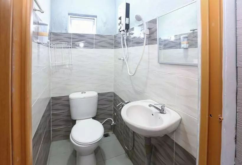 Hotelli Spot On 89796 D Noor Budget Inn