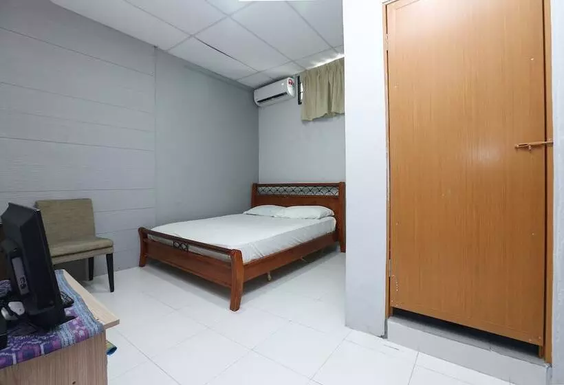 Hotelli Spot On 89796 D Noor Budget Inn
