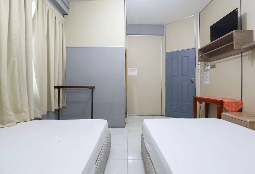 Hotelli Spot On 89796 D Noor Budget Inn