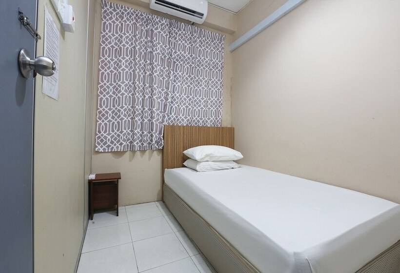 فندق Spot On 89796 D Noor Budget Inn