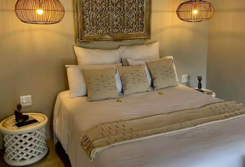 ホテル The Wild Blue Lodge Safari & Spa