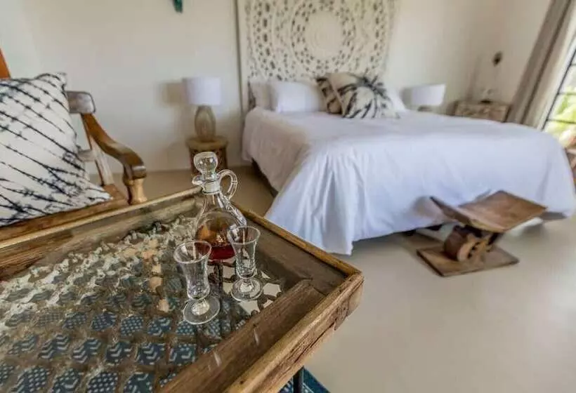 ホテル The Wild Blue Lodge Safari & Spa