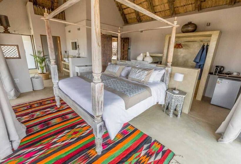 فندق The Wild Blue Lodge Safari & Spa