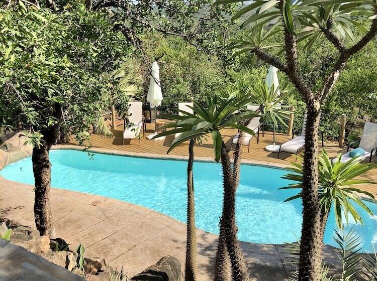فندق The Wild Blue Lodge Safari & Spa