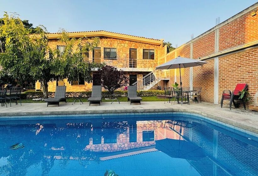 هتل Villa Pralaya