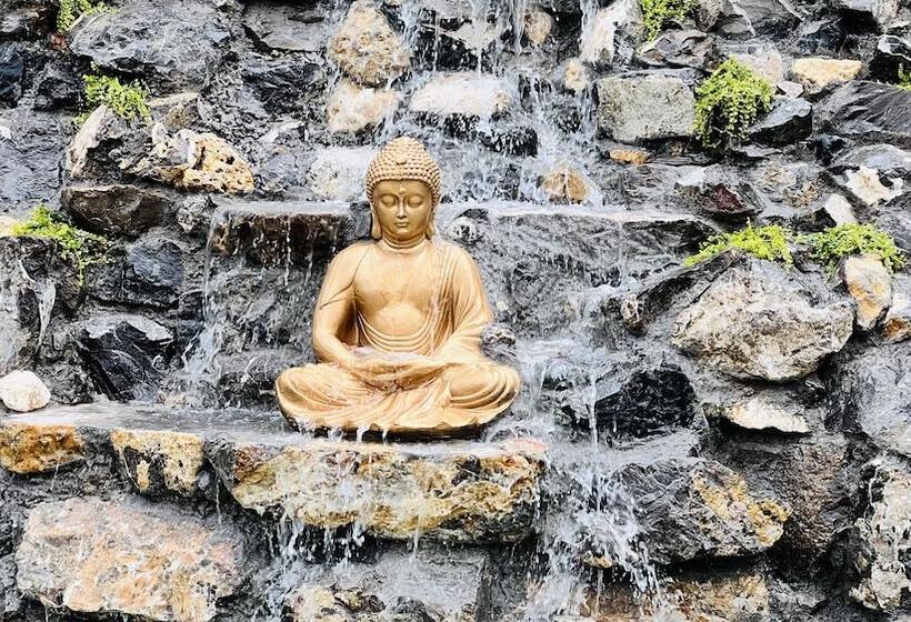 هتل Villa Pralaya