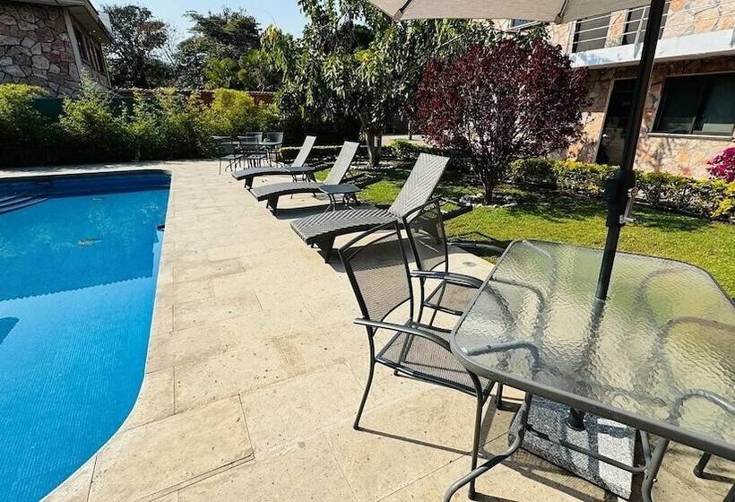 هتل Villa Pralaya