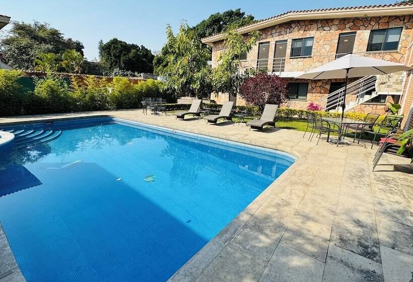 هتل Villa Pralaya