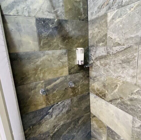 هتل Villa Pralaya