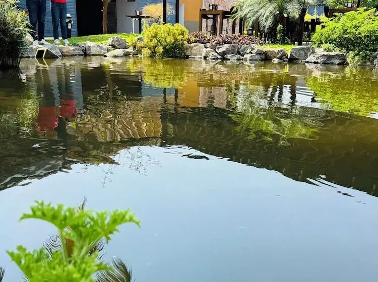 هتل Villa Pralaya
