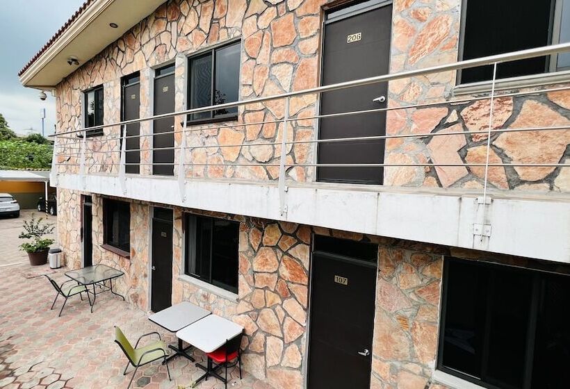 هتل Villa Pralaya