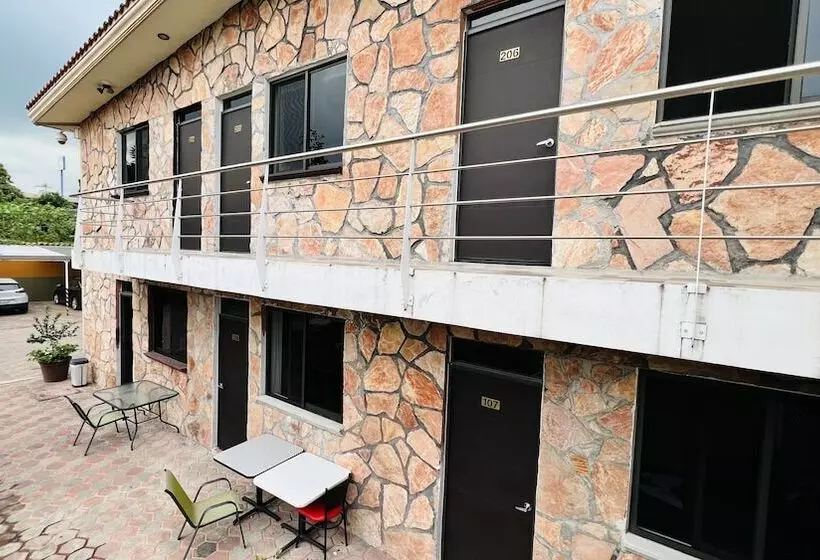 هتل Villa Pralaya