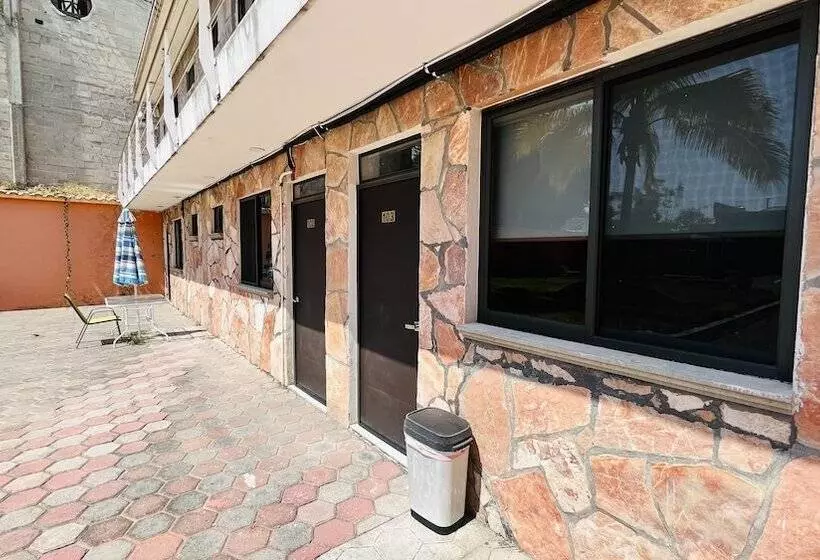 هتل Villa Pralaya