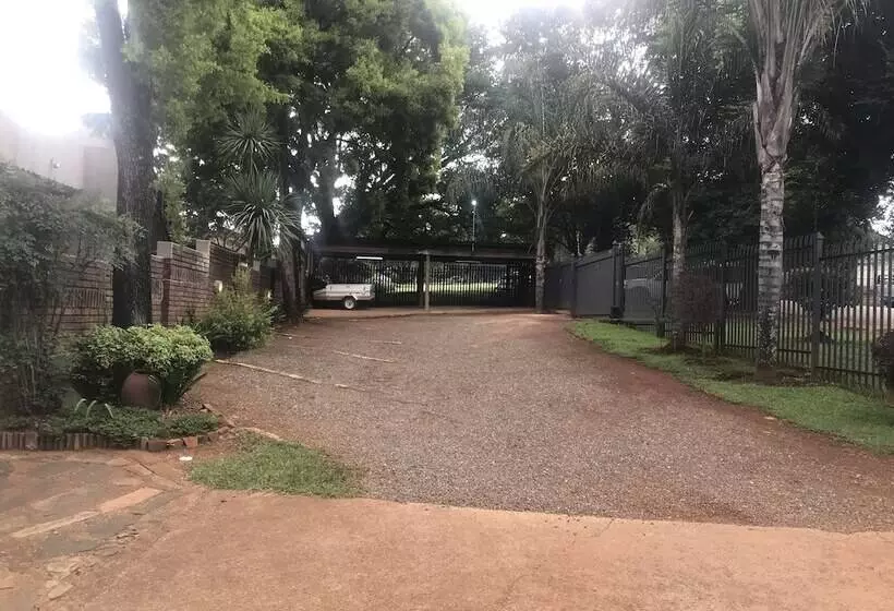 پانسیون Kusha Sabie Two