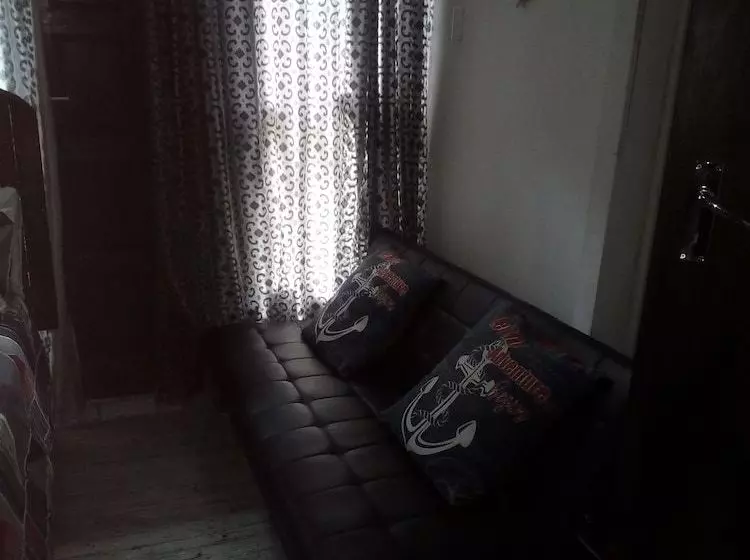 ペンション Reggies Guest Rooms