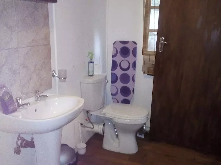 ペンション Reggies Guest Rooms
