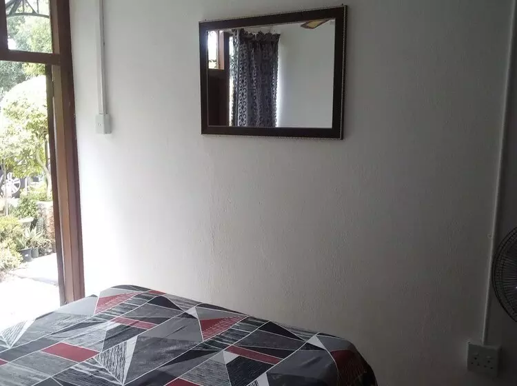 ペンション Reggies Guest Rooms