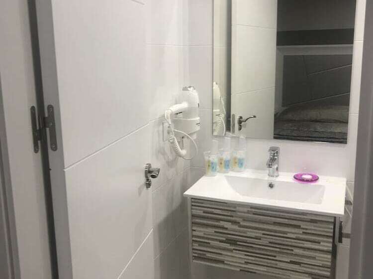 Pension (Hôtel basse catégorie) Viana Rooms