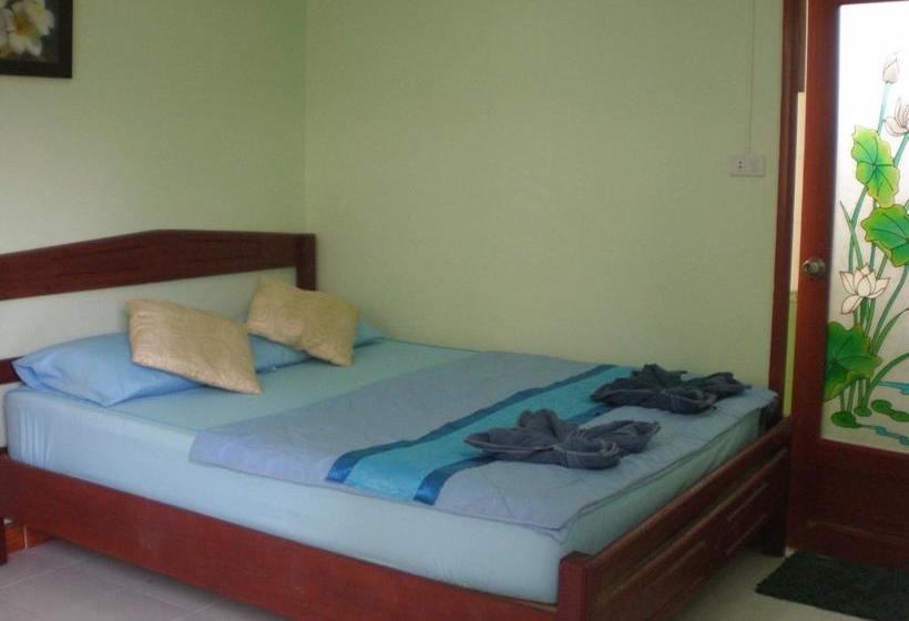 ホテル Smile Samed House