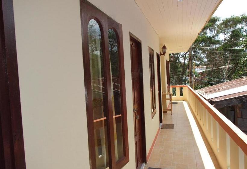 ホテル Smile Samed House