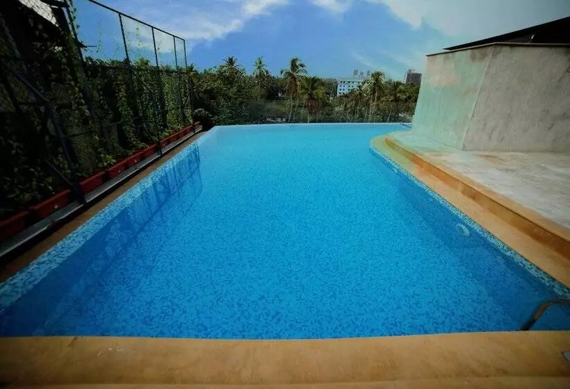 Hotelli Yash International Calicut