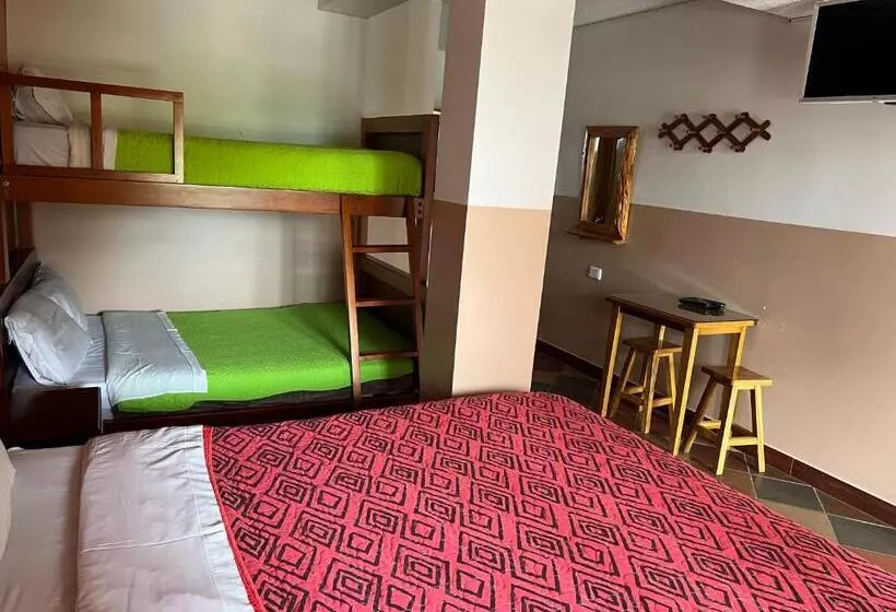 Hotelli Hostal Alpachaca   New Quito Airport
