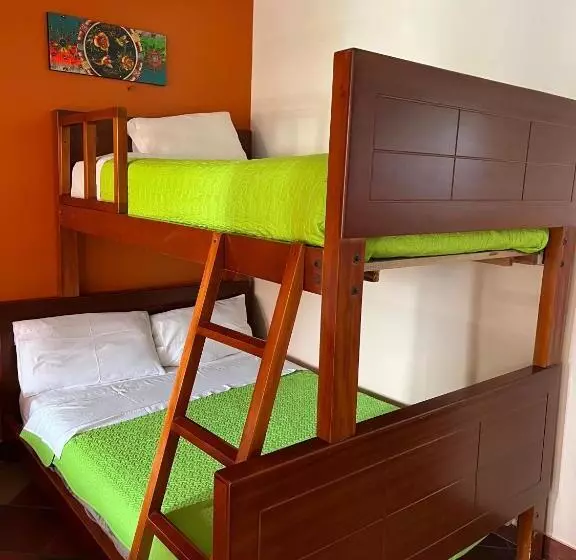 Hotelli Hostal Alpachaca   New Quito Airport