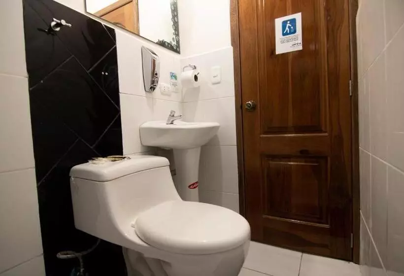 Hotelli Hostal Alpachaca   New Quito Airport