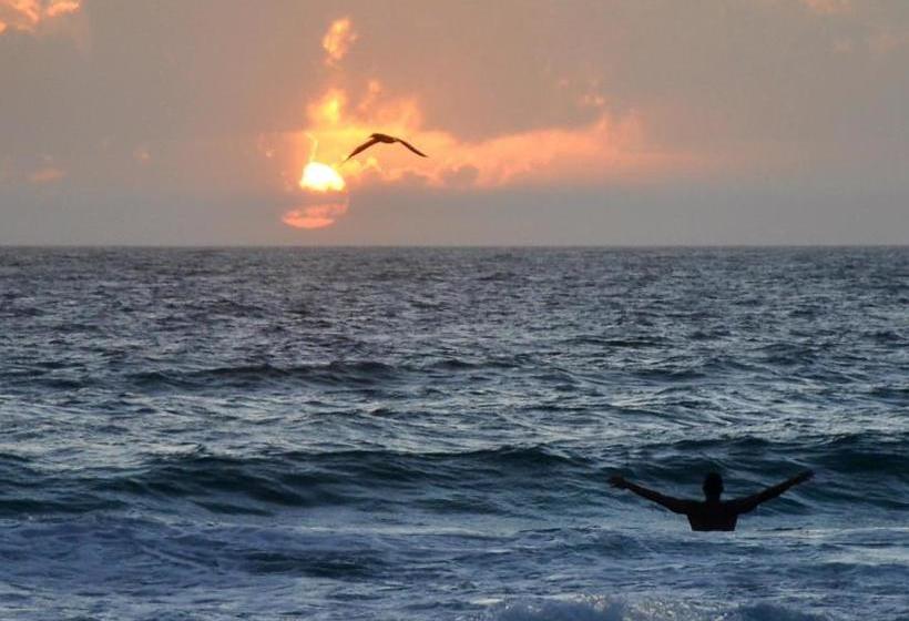 הוסטל Foguete Surf Camp