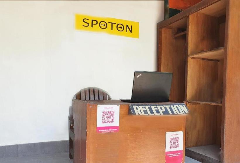 فندق صغير Spot On 2167 Creative Bungalow