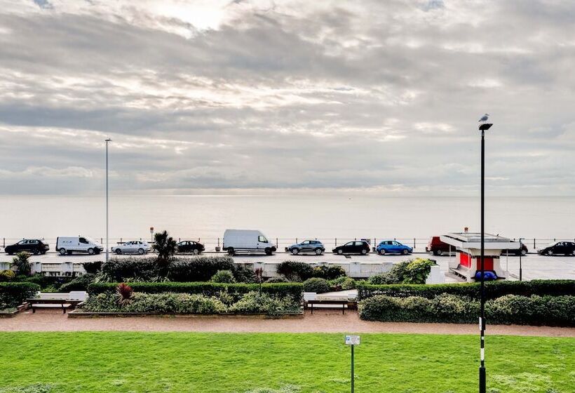 Beach Comber   Hastings