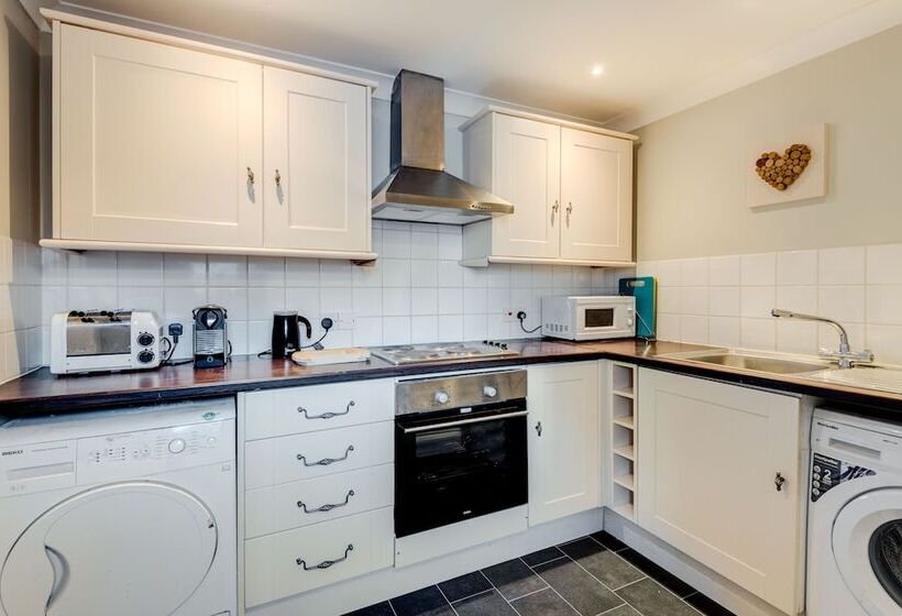 Beach Comber   Hastings