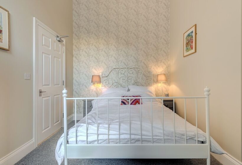 Beach Comber   Hastings