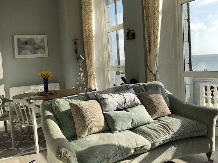 Beach Comber   Hastings