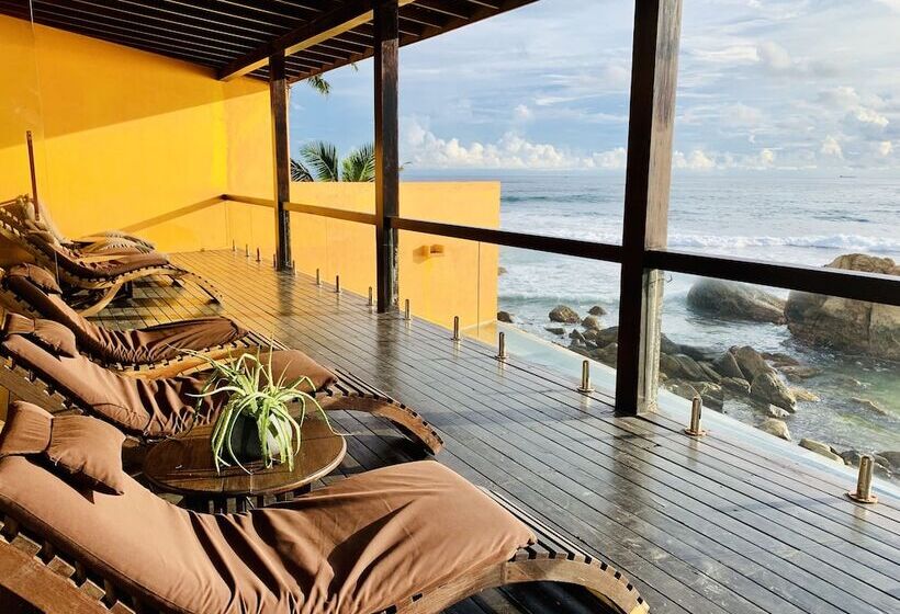 Hotel Thambilli Beach Front Villa