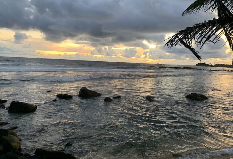 Hotel Thambilli Beach Front Villa