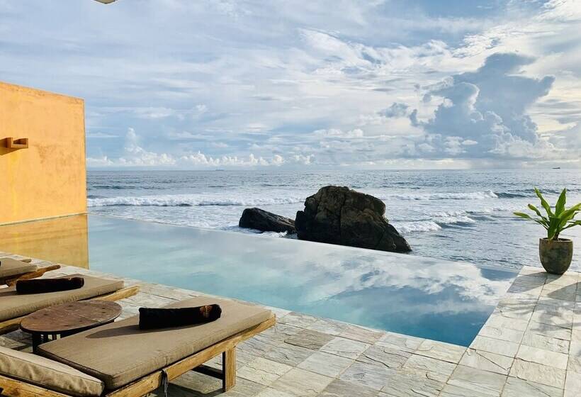 Hotel Thambilli Beach Front Villa