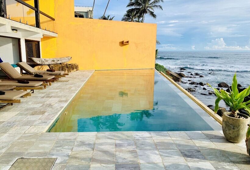 Hotel Thambilli Beach Front Villa