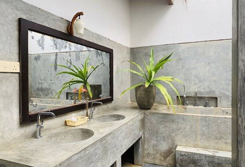 Hotel Thambilli Beach Front Villa