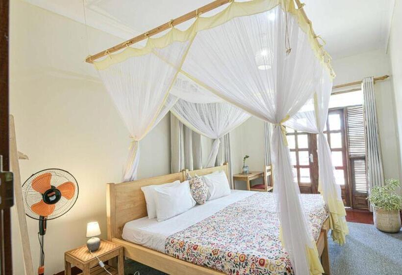 پانسیون Cycad Entebbe Guest House